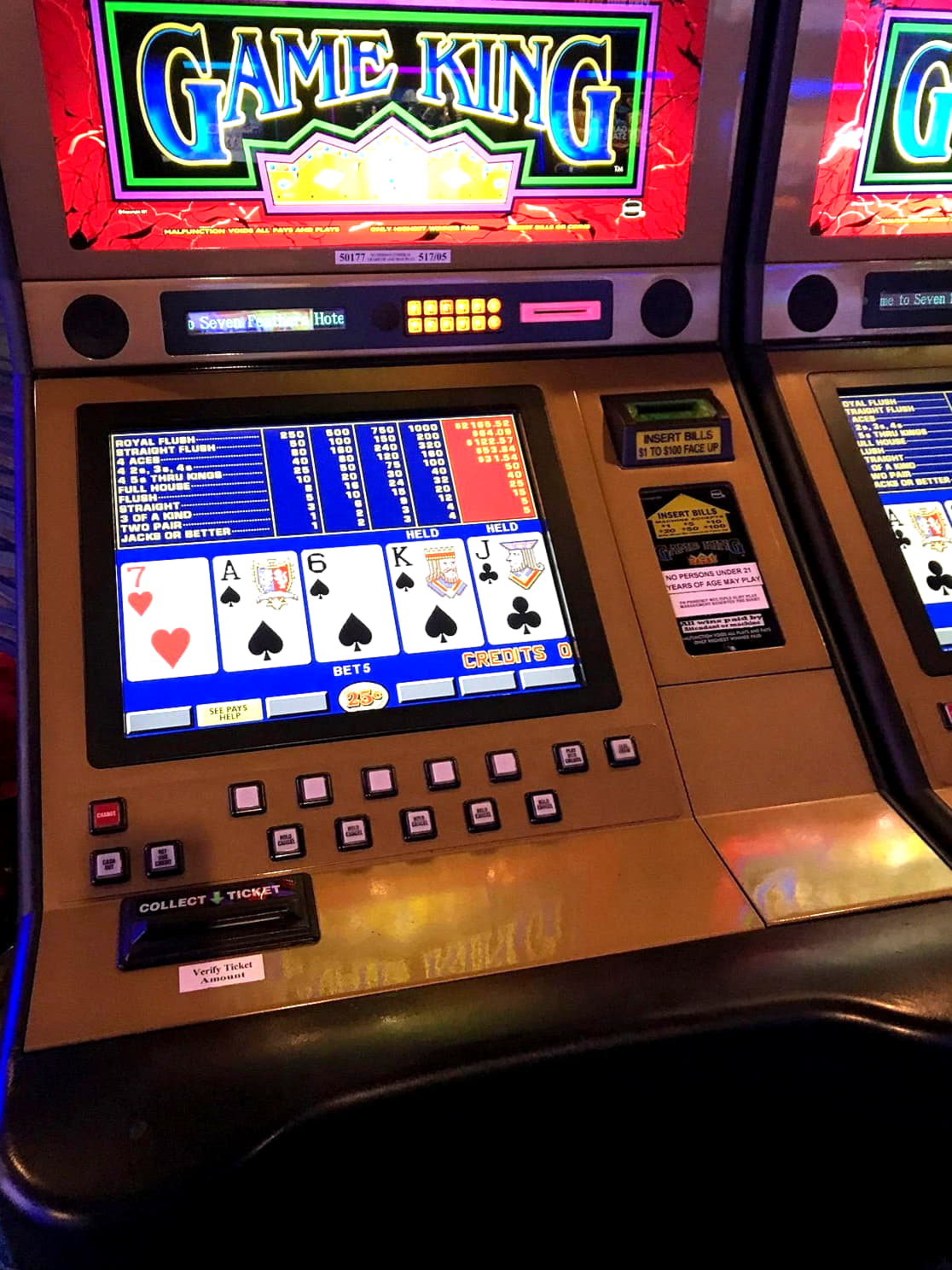 111 FREE SPINS at Vegas Hero Casino
