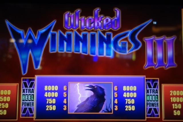 90 Loyal Free Spins! at Vegas Hero Casino