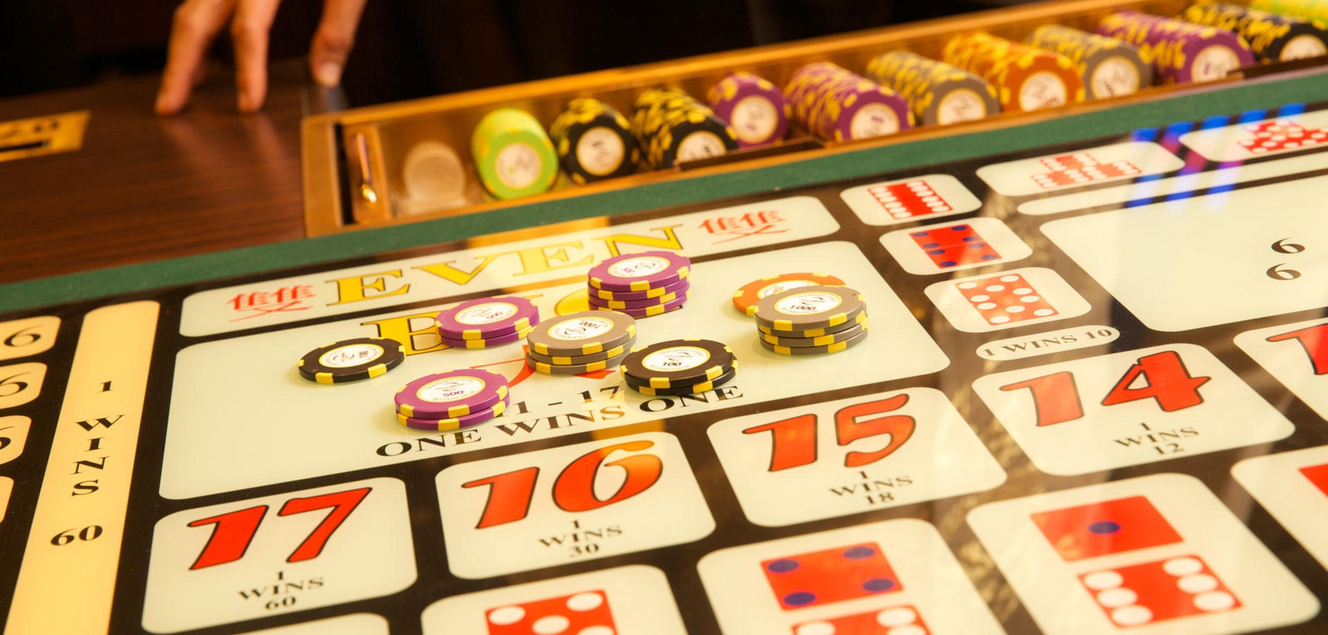 $2265 no deposit casino bonus at High Roller Casino