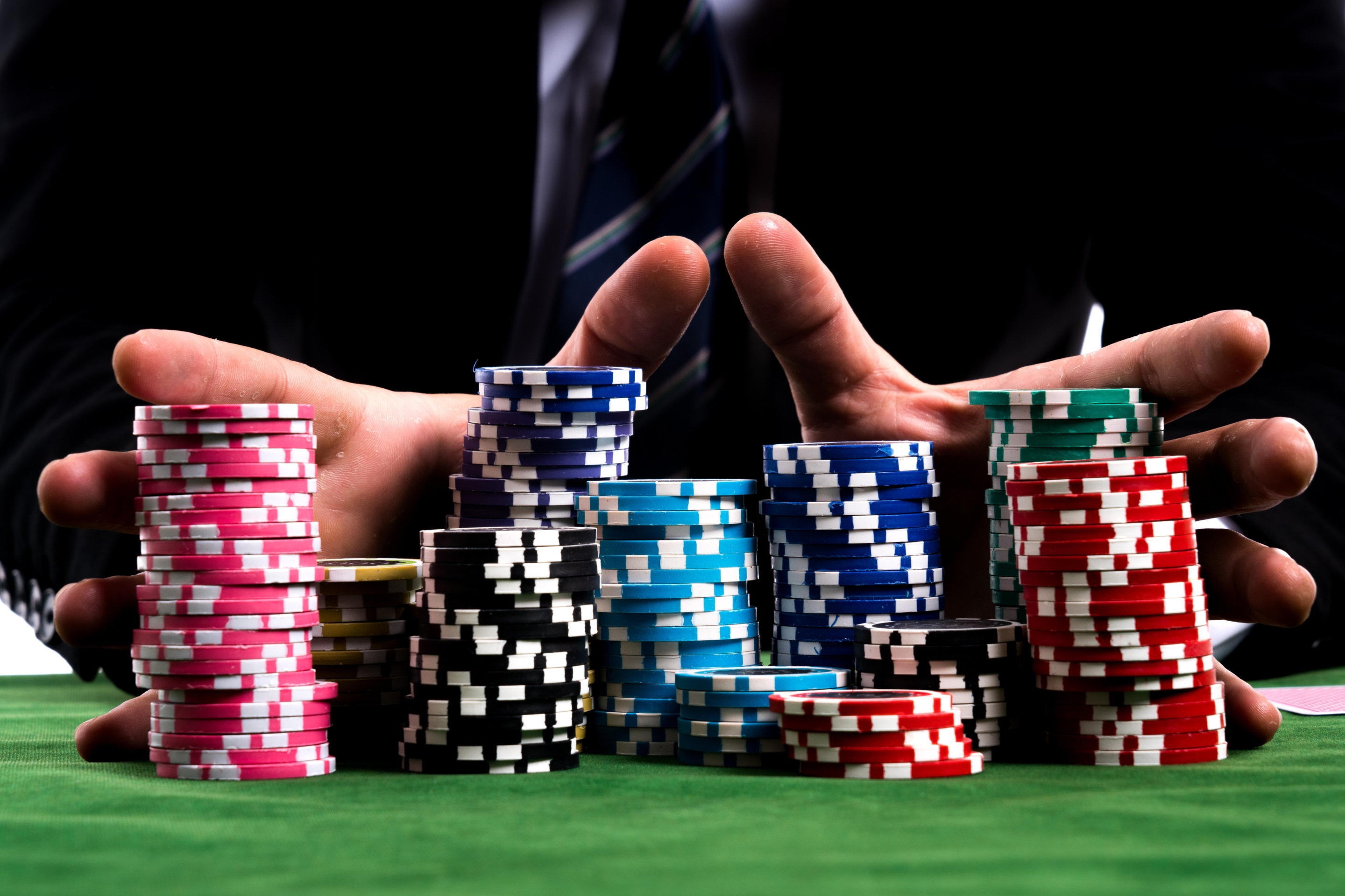 EUR 335 Free Casino Ticket at Slotty Dubai Casino