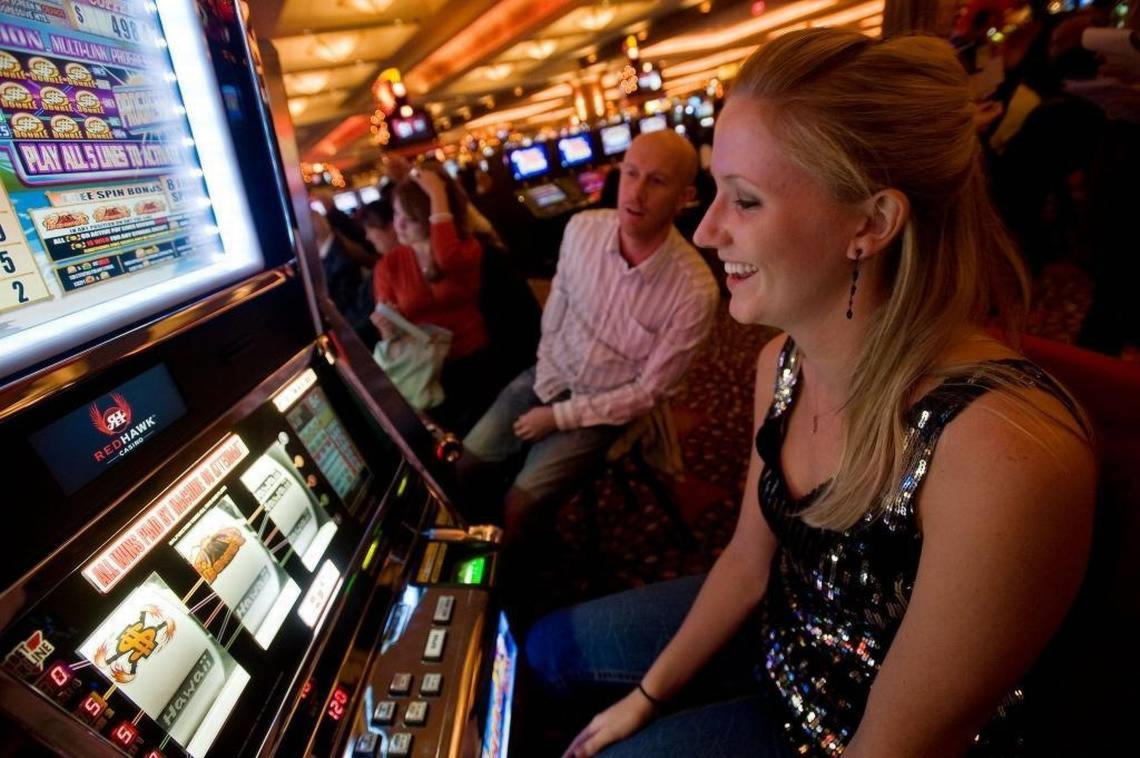 220% First Deposit Bonus at High Roller Casino