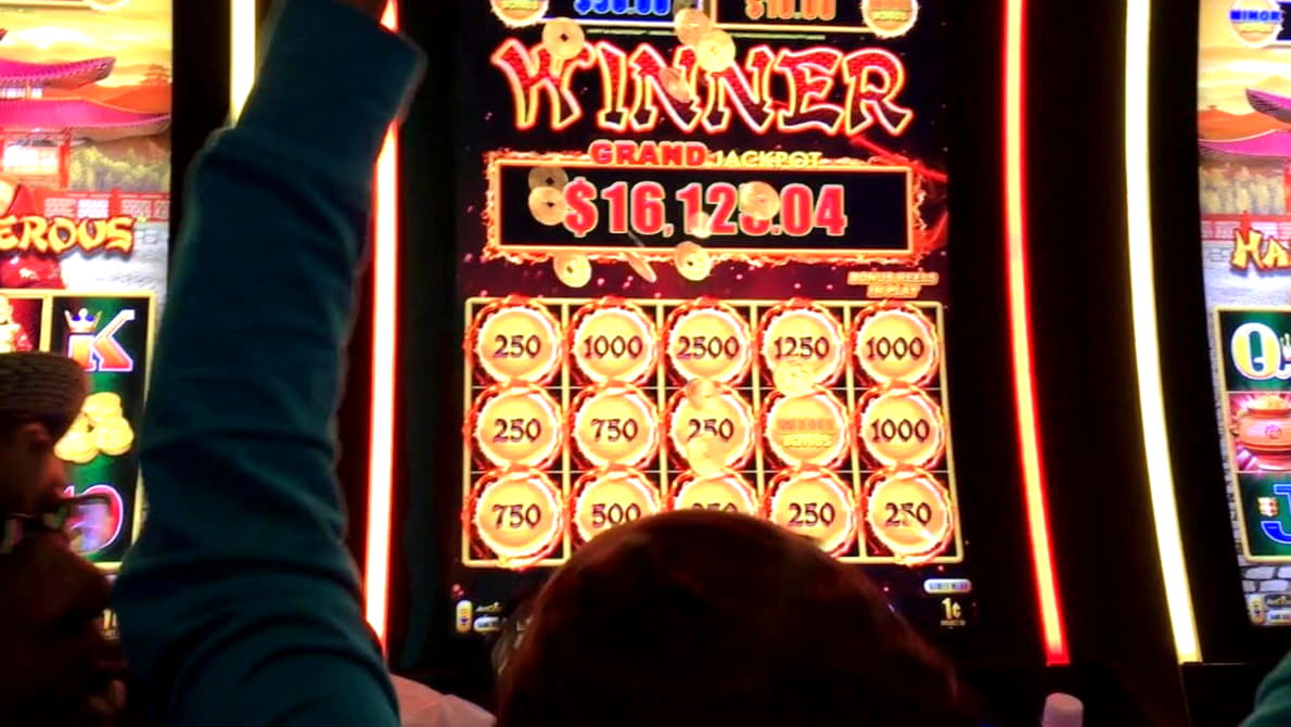 £585 free chip at Sloty Casino